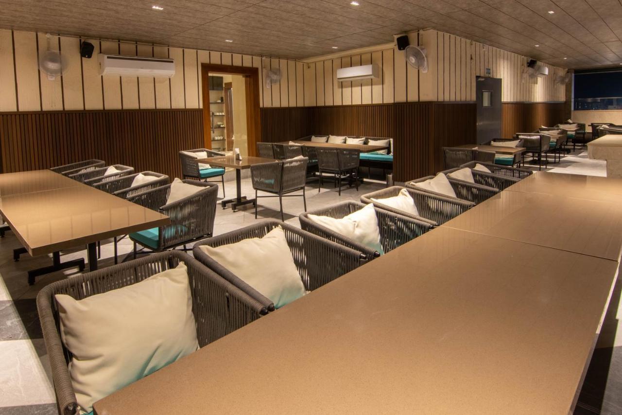 Hotel Bay Laurel Retreat Faridabad Exterior photo